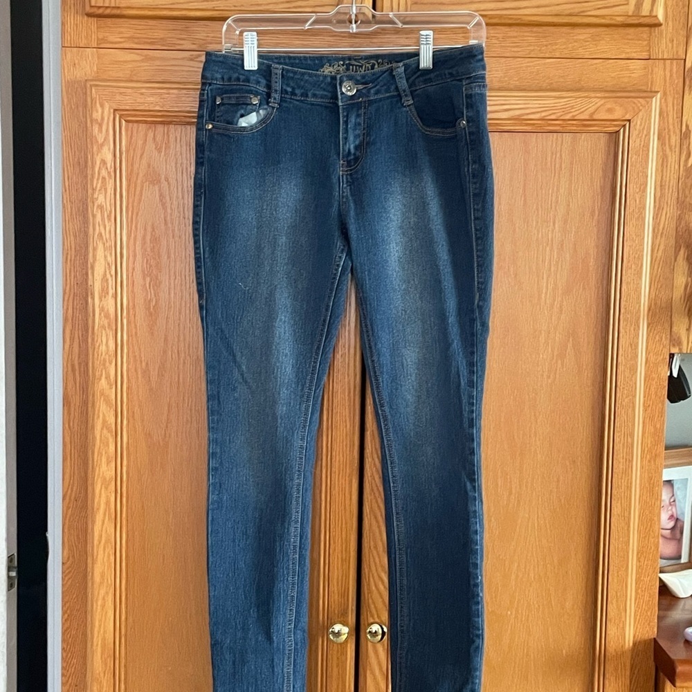 UWO Embroidered back pockets Blue Jeans size 9 inseam 29” - Picture 2 of 8